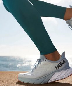 HOKA ONE ONE Women's ARAHI 6